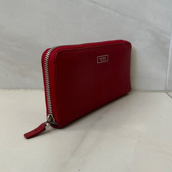TUMI Red Leather Zip-Around Continental Wallet - Picture 4 of 9